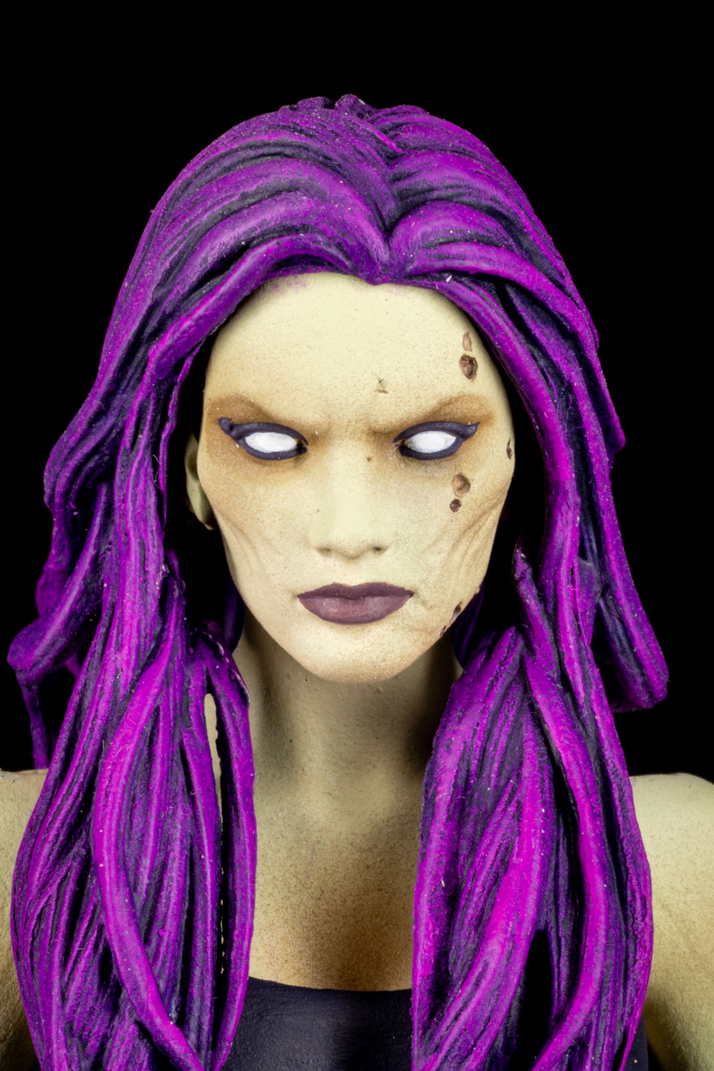 Pre-order: Graveyard Rocker Zombie