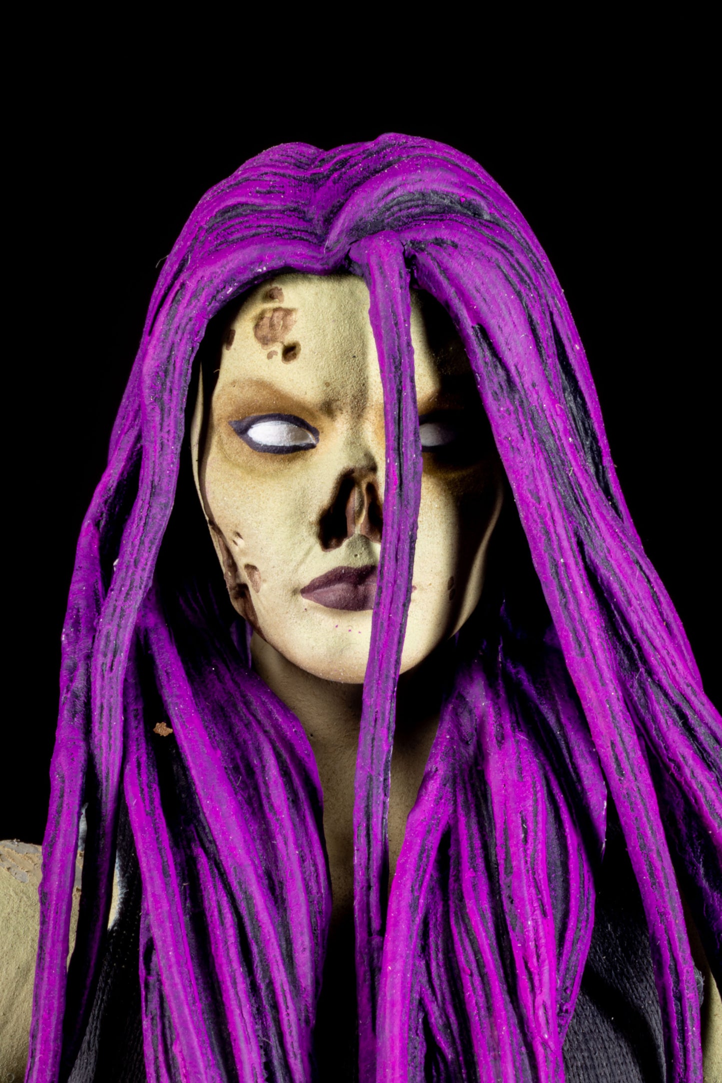 Pre-order: Graveyard Rocker Zombie