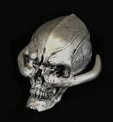 Cosmic Legions - Silver Coin / Silver Skull Schädel Schlüssel Sammlerobjekt